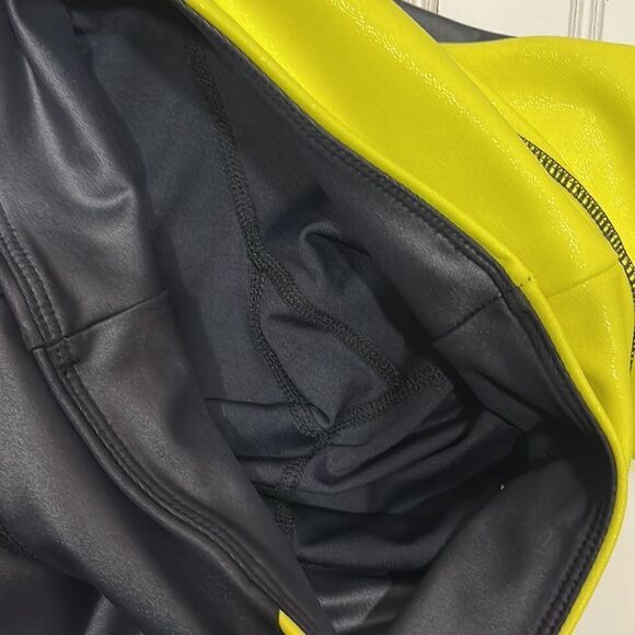 Zyia active light n tight neon yellow and metallic black leggings - Picture 5 of 5